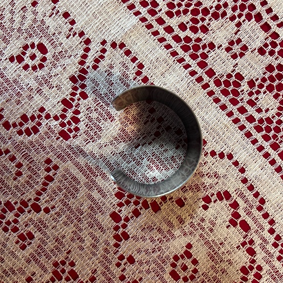 Vintage MCM Silver Metal Cuff Art Nouveau Floral Detail Boho Wide Bracelet - Picture 7 of 7